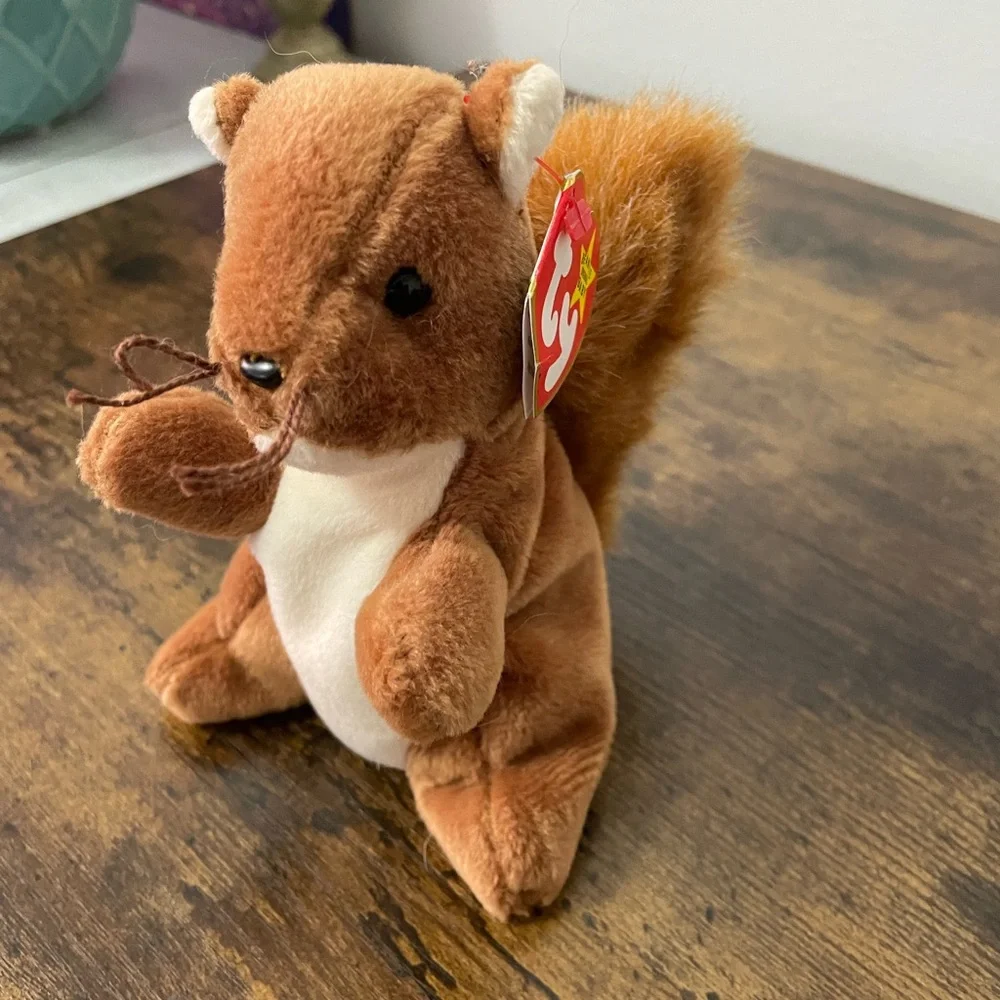 Ty Beanie Baby * Nuts the Squirrel * Date of birth: Jan 21, 1996‎ *